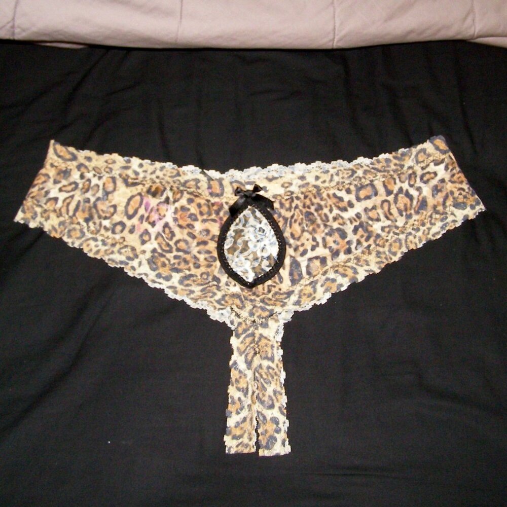 NEW 1x Hanky Panky Open Gusset Cheeky Hipster thong Leopard Print